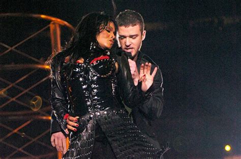 Janet Jacksons Super Bowl Wardrobe Malfunction